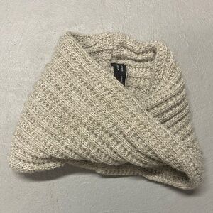 Zara baby Beige Knit Scarf